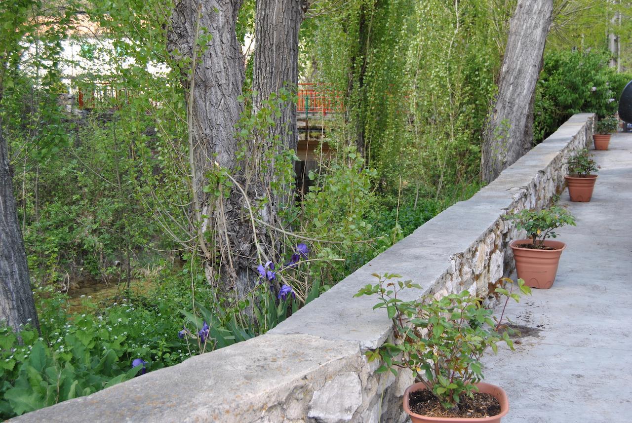 Hostal Rural Amador Puente de Vadillos Exteriör bild