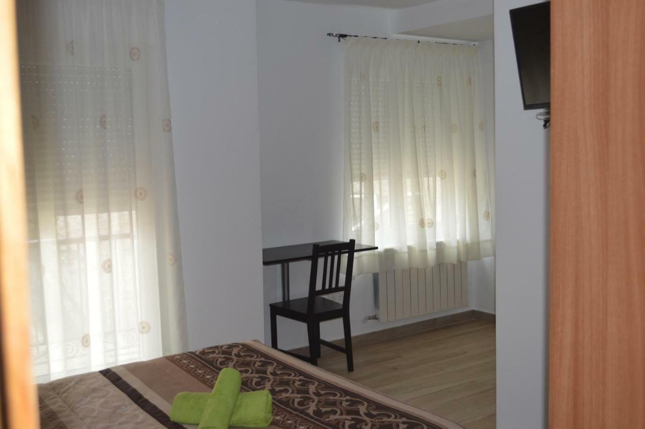Hostal Rural Amador Puente de Vadillos Exteriör bild